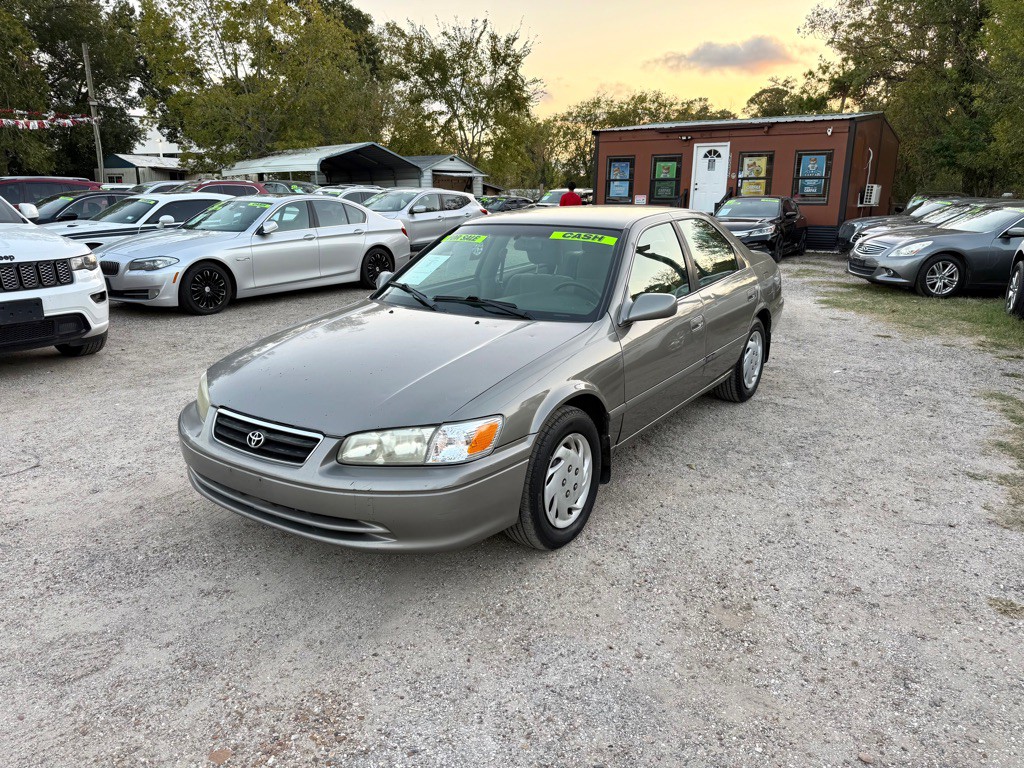 2001 Toyota Camry Image 2