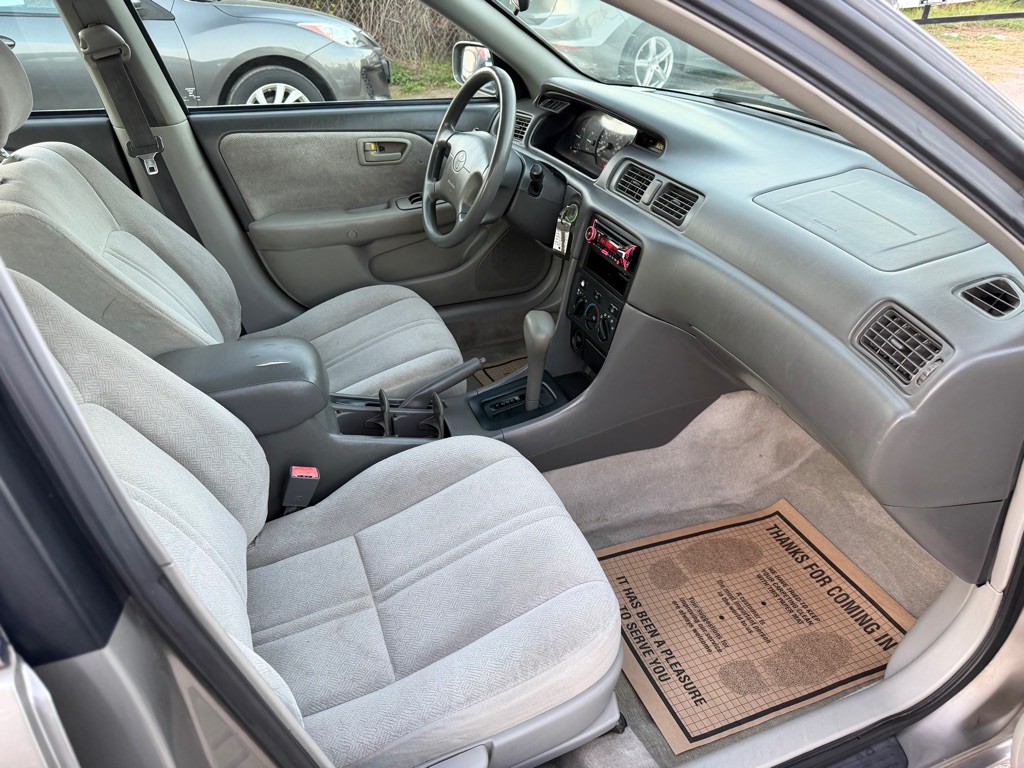 2001 Toyota Camry Image 4