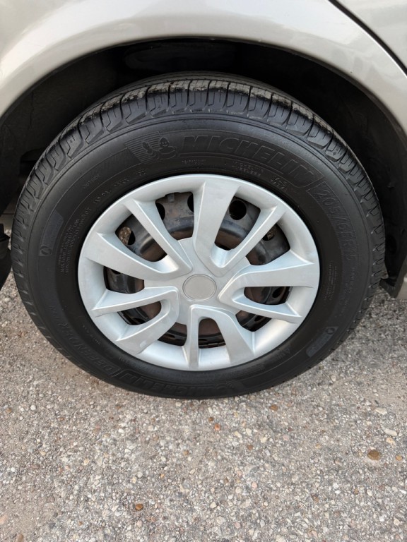 2001 Toyota Camry Image 8