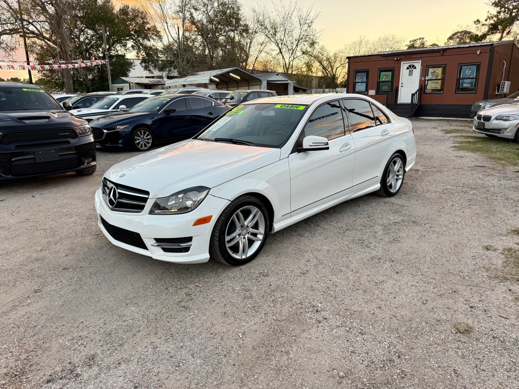 2014 Mercedes-Benz C-Class Image 2