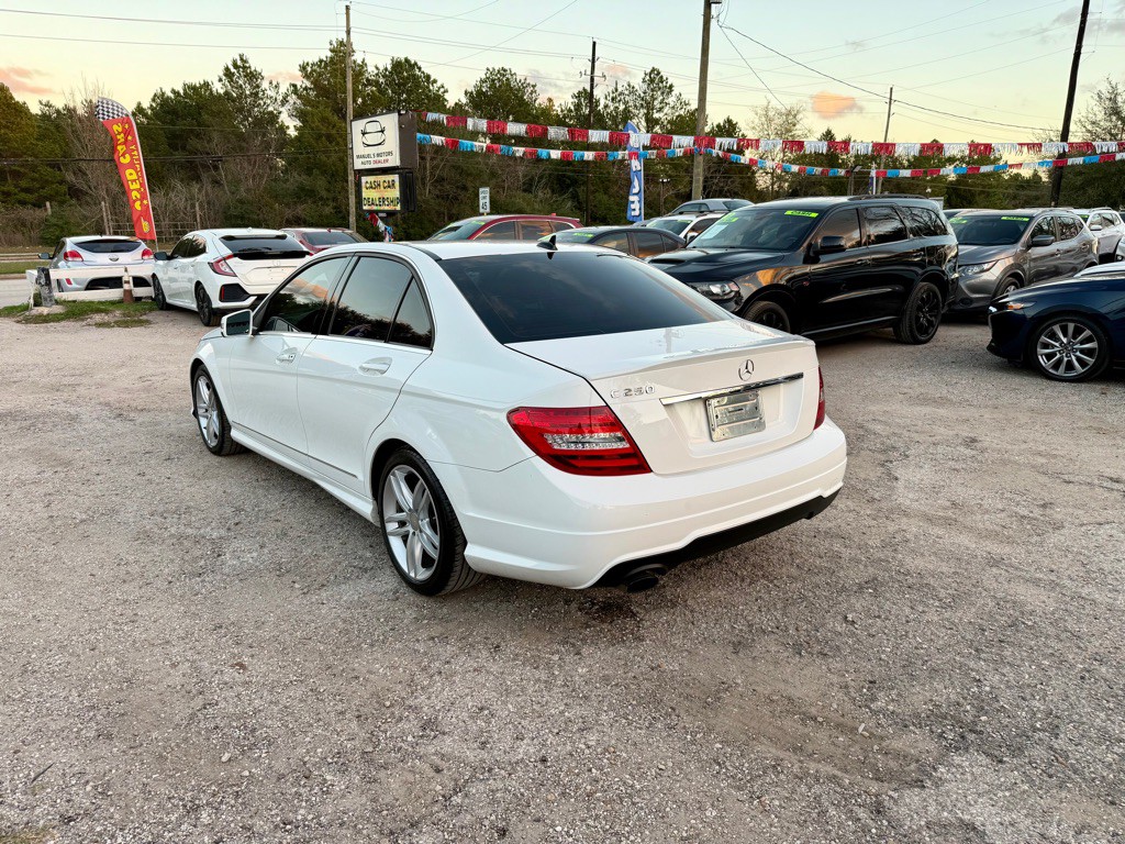 2014 Mercedes-Benz C-Class Image 3