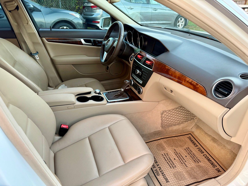 2014 Mercedes-Benz C-Class Image 5