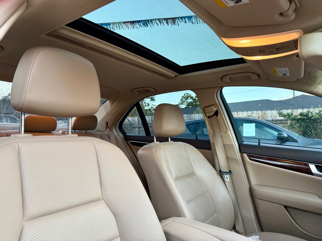 2014 Mercedes-Benz C-Class Image 6