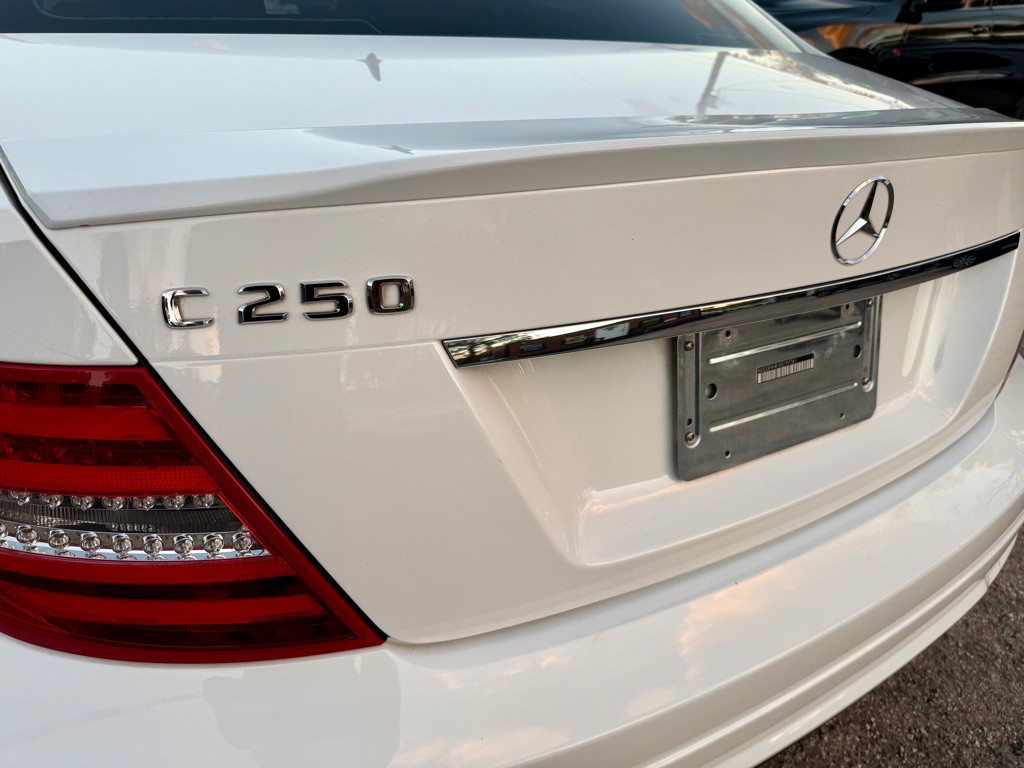 2014 Mercedes-Benz C-Class Image 11