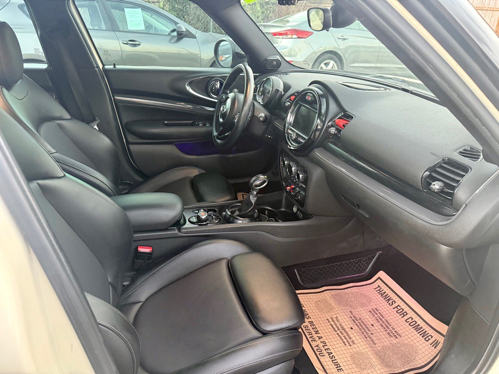 2017 MINI Cooper Image 5