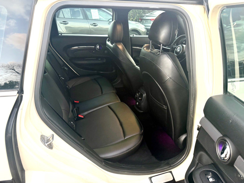 2017 MINI Cooper Image 6