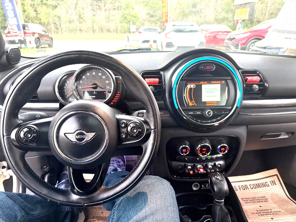 2017 MINI Cooper Image 7