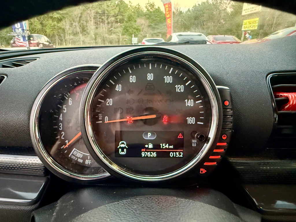 2017 MINI Cooper Image 8