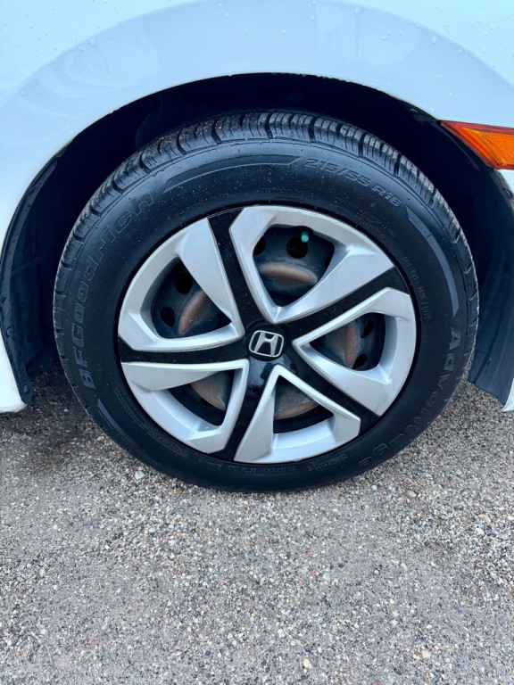 2018 Honda Civic Image 11