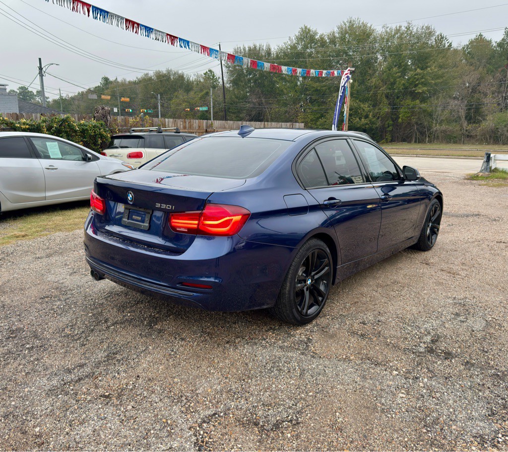 2018 BMW 3 Series Image 3