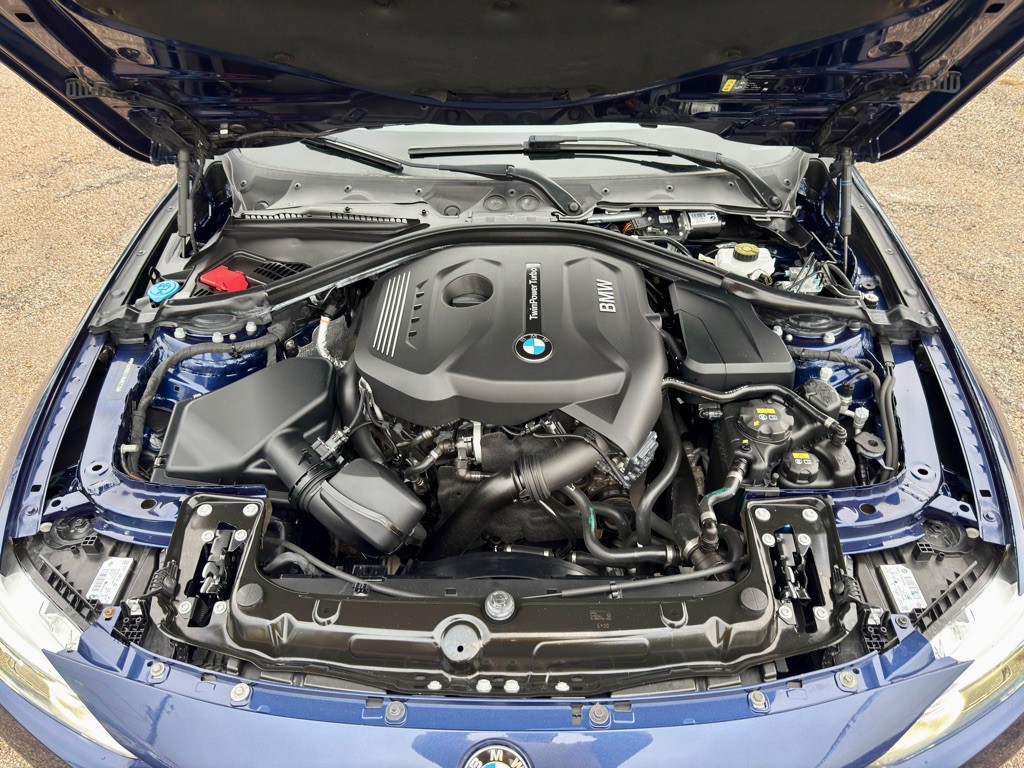 2018 BMW 3 Series Image 12