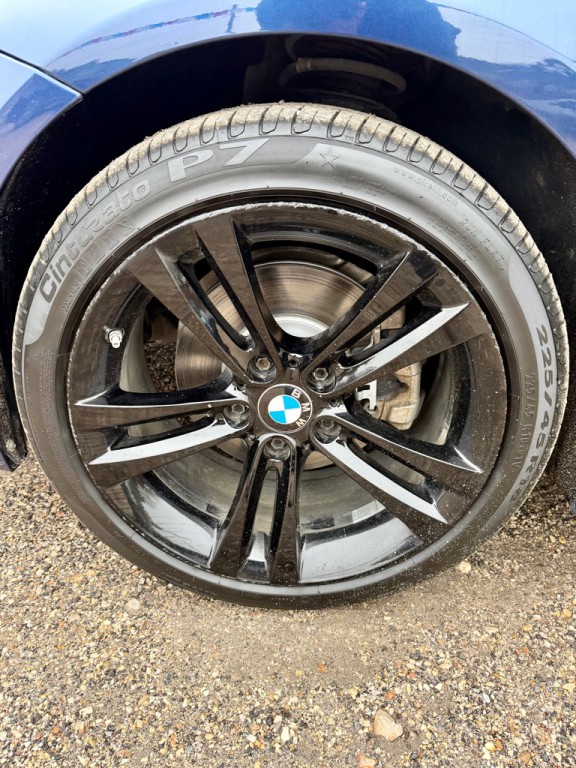 2018 BMW 3 Series Image 13