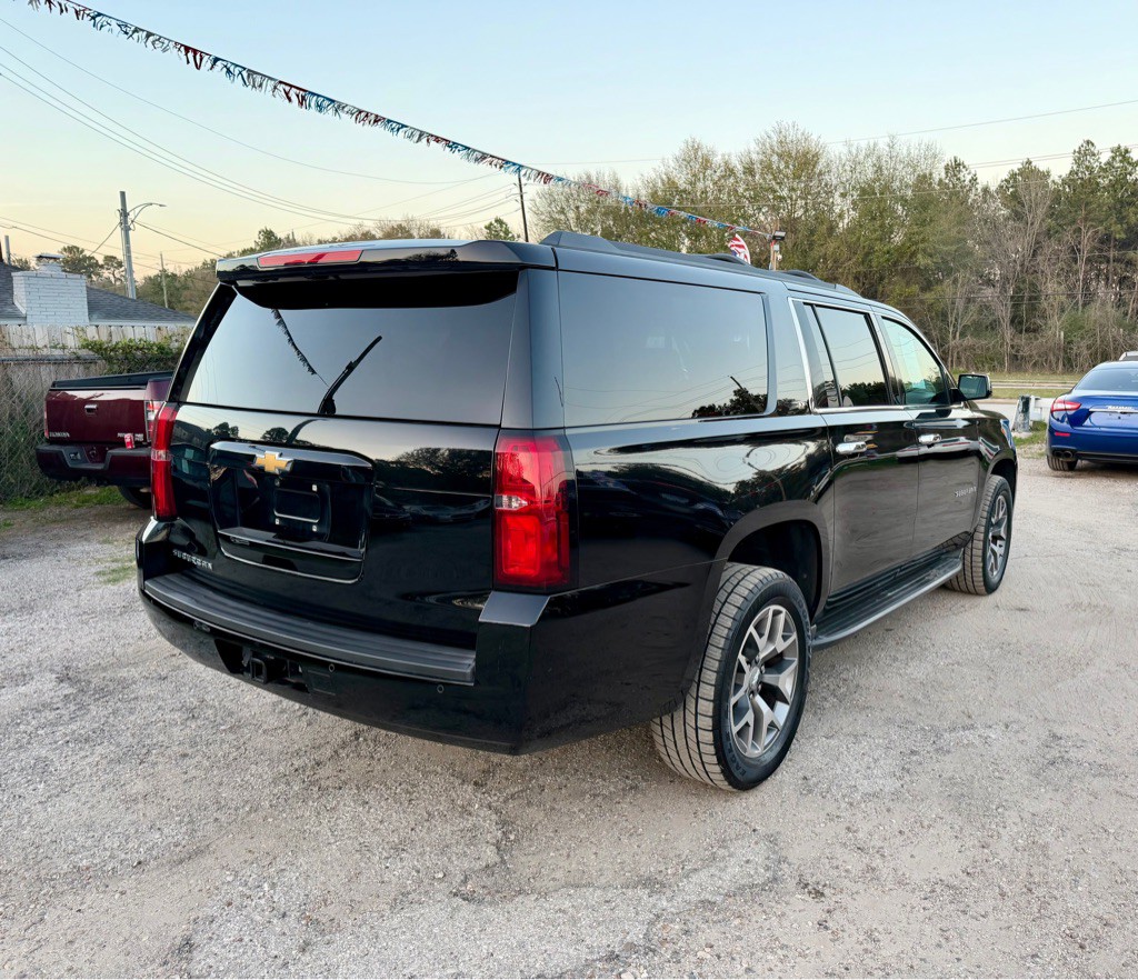 2015 Chevrolet Suburban Image 4