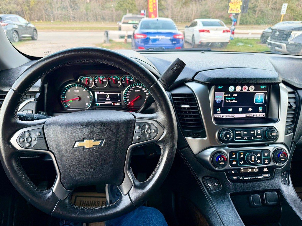2015 Chevrolet Suburban Image 5