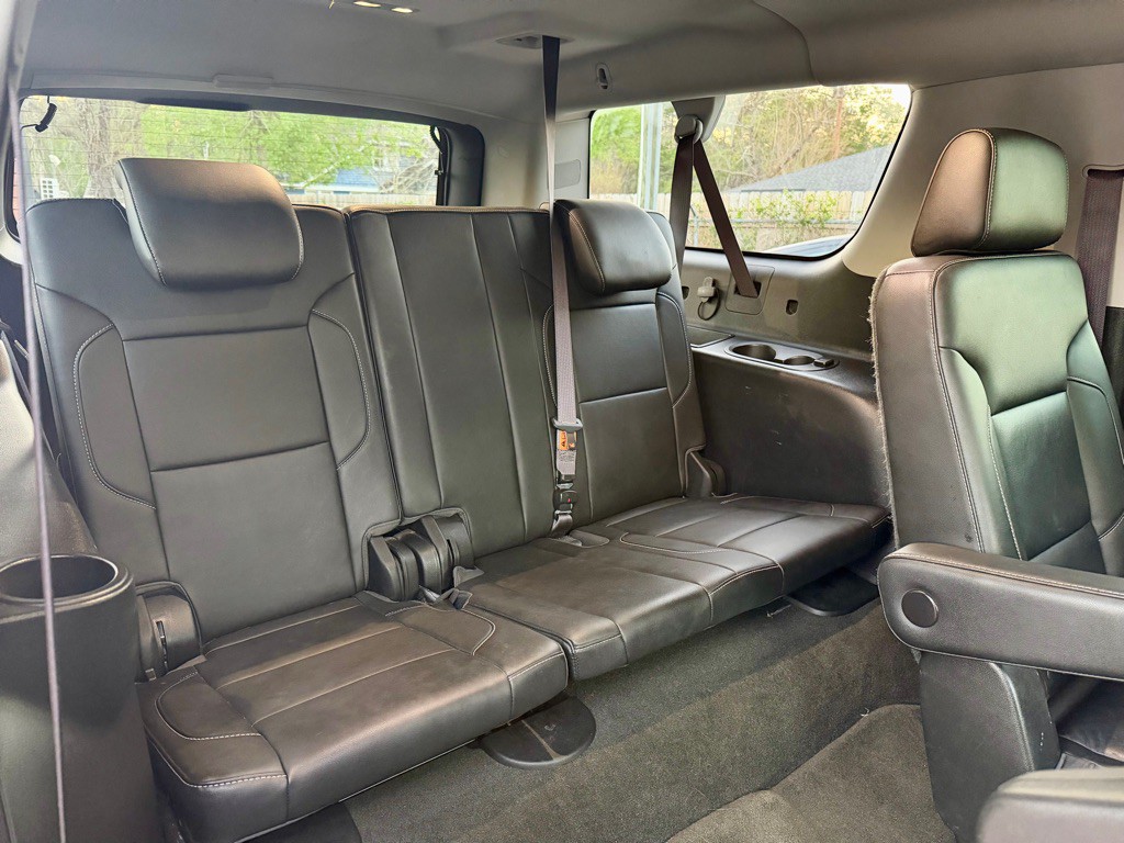 2015 Chevrolet Suburban Image 8