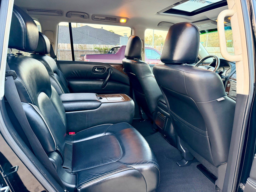 2015 INFINITI QX80 Image 8