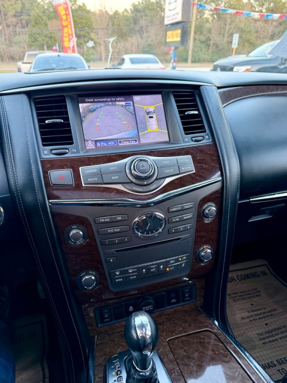 2015 INFINITI QX80 Image 10