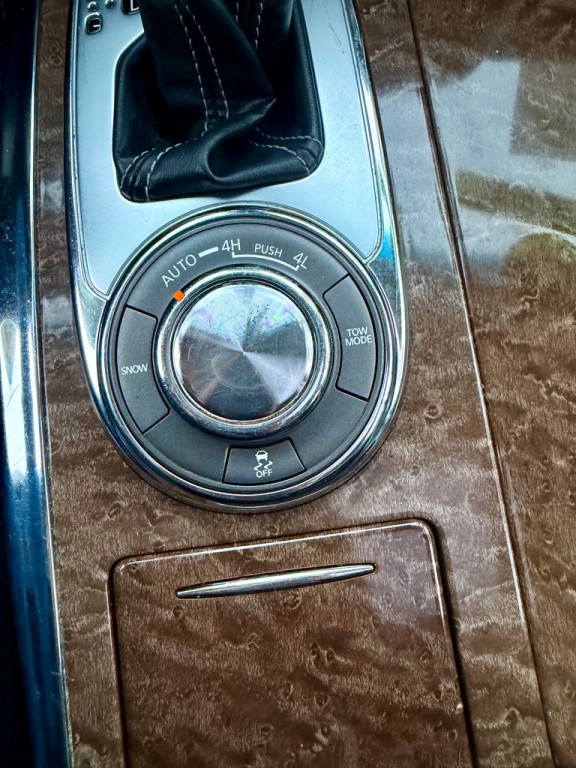 2015 INFINITI QX80 Image 11