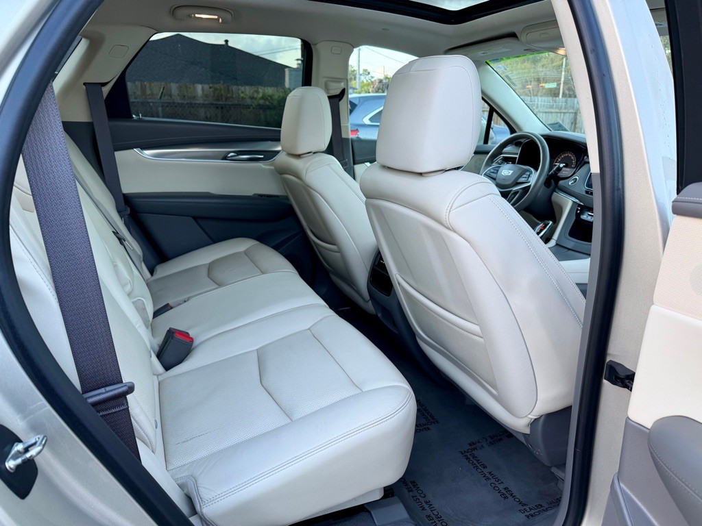 2017 Cadillac XT5 Image 9