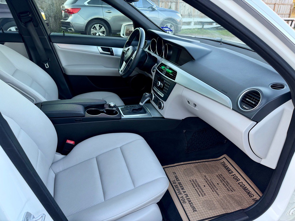 2014 Mercedes-Benz C-Class Image 8