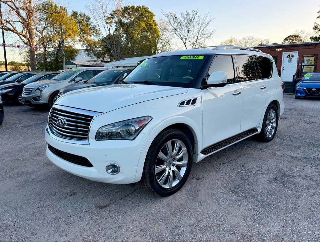 2011 INFINITI QX56 Image 2