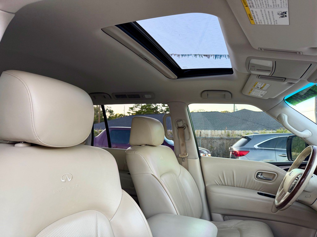 2011 INFINITI QX56 Image 8