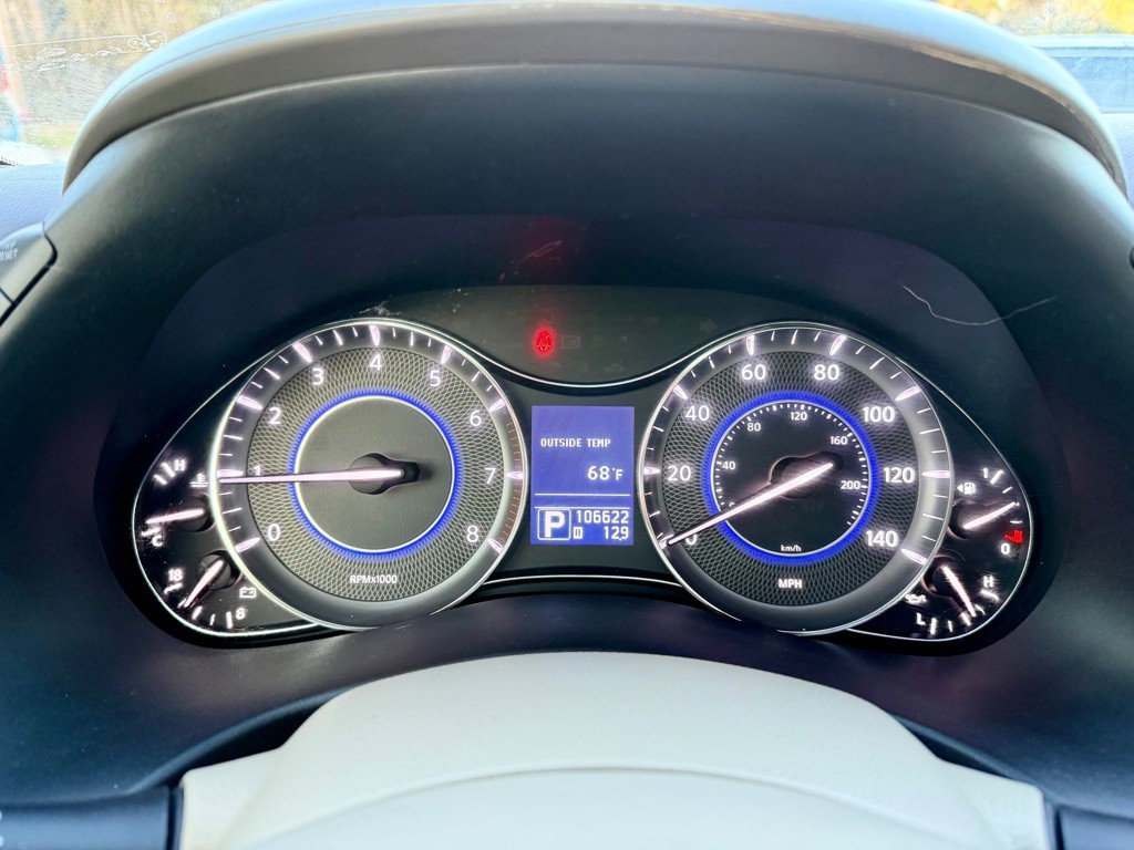 2011 INFINITI QX56 Image 11