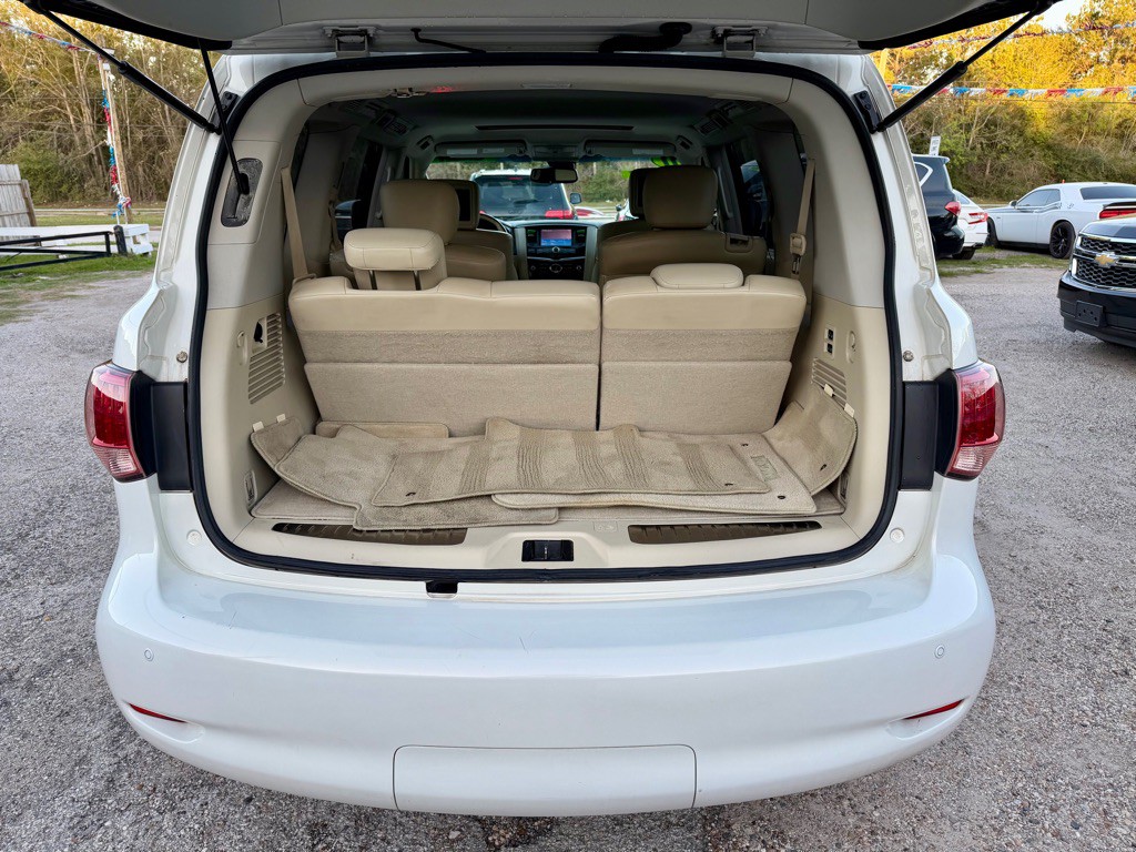 2011 INFINITI QX56 Image 12