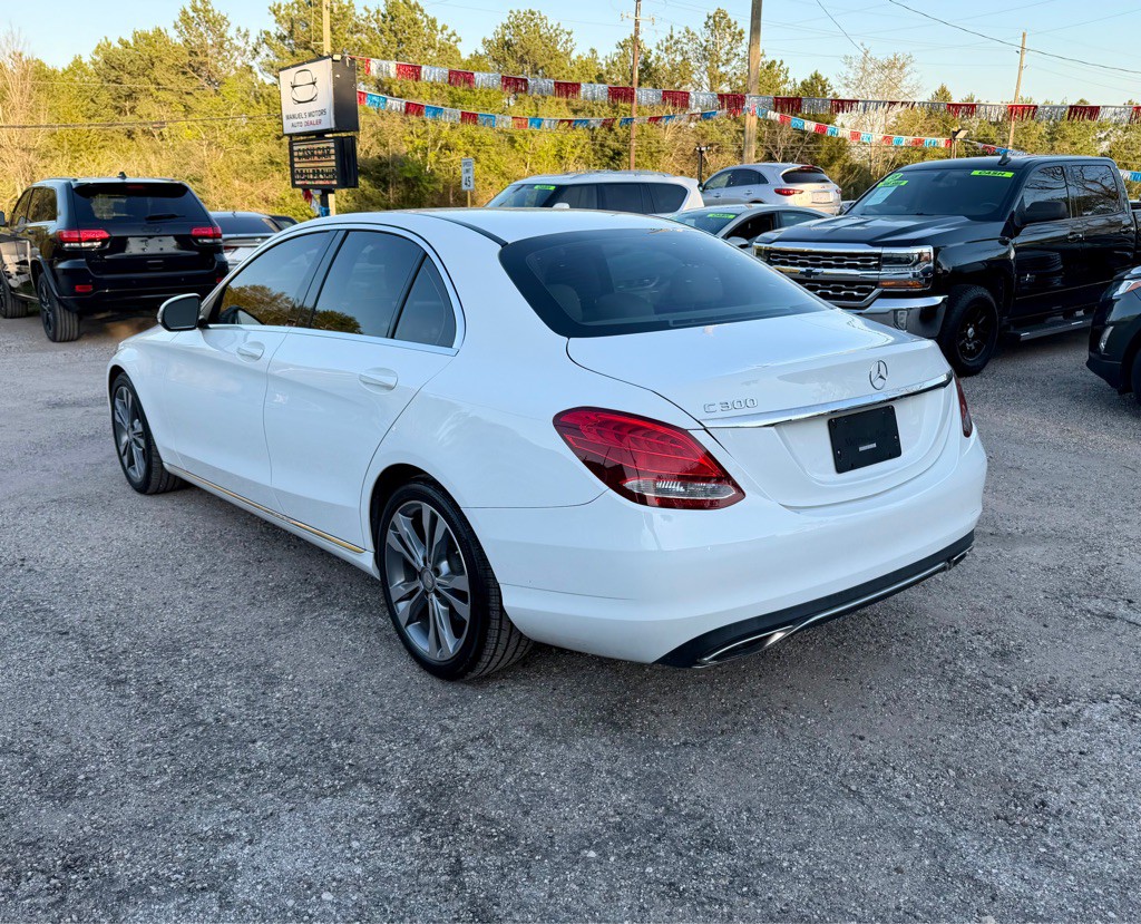 2017 Mercedes-Benz C-Class Image 3