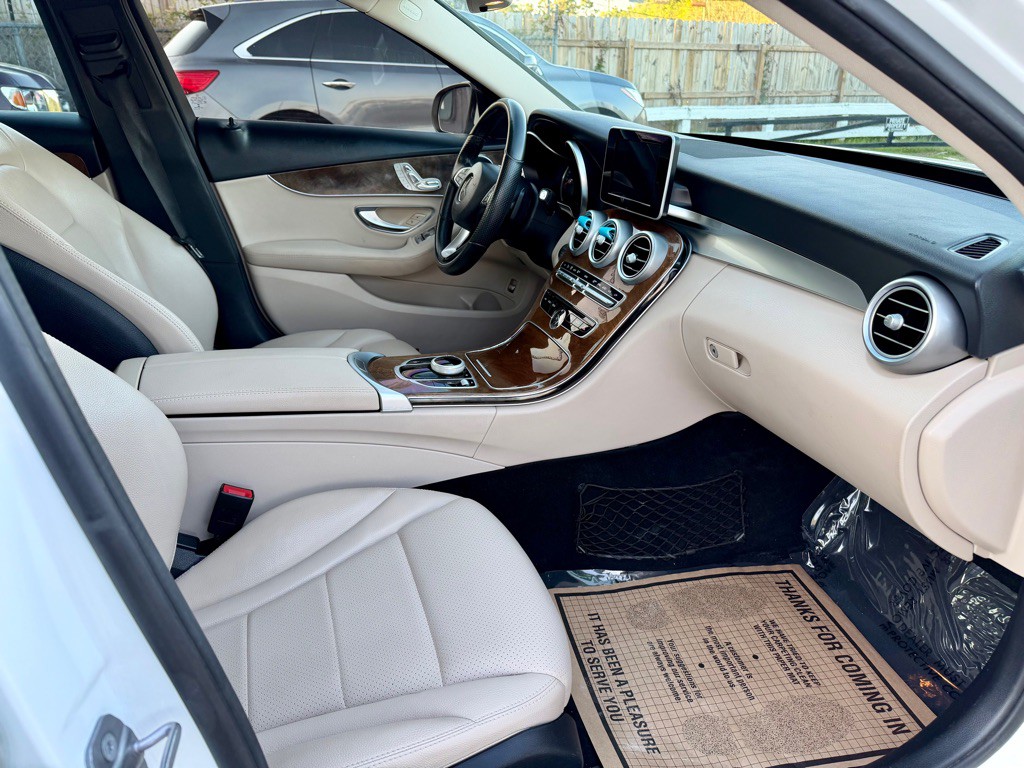 2017 Mercedes-Benz C-Class Image 5