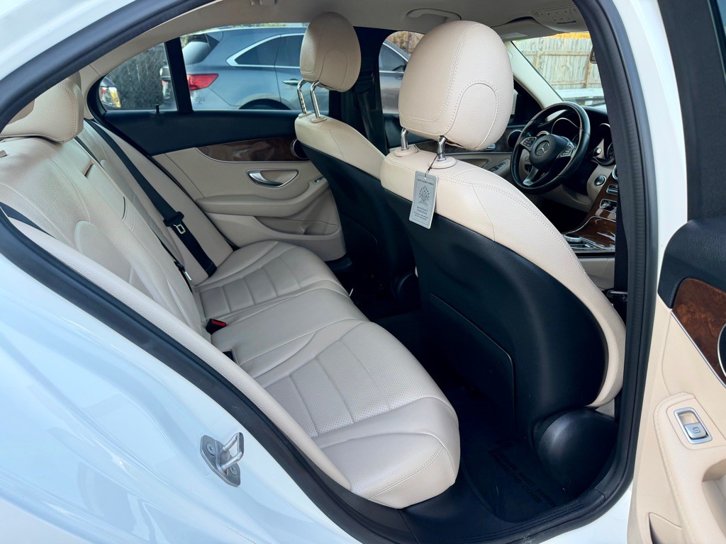 2017 Mercedes-Benz C-Class Image 6