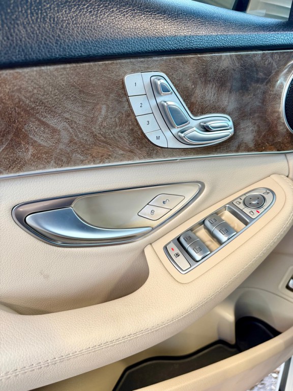 2017 Mercedes-Benz C-Class Image 11