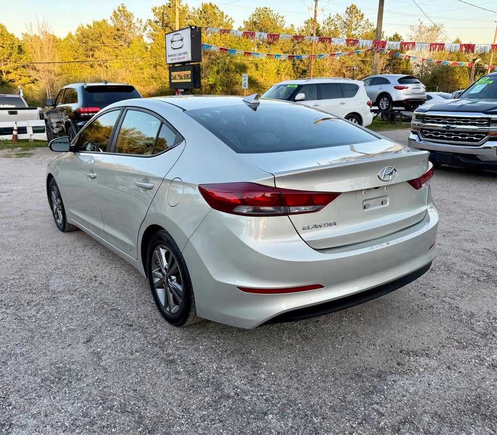 2018 Hyundai Elantra Image 3