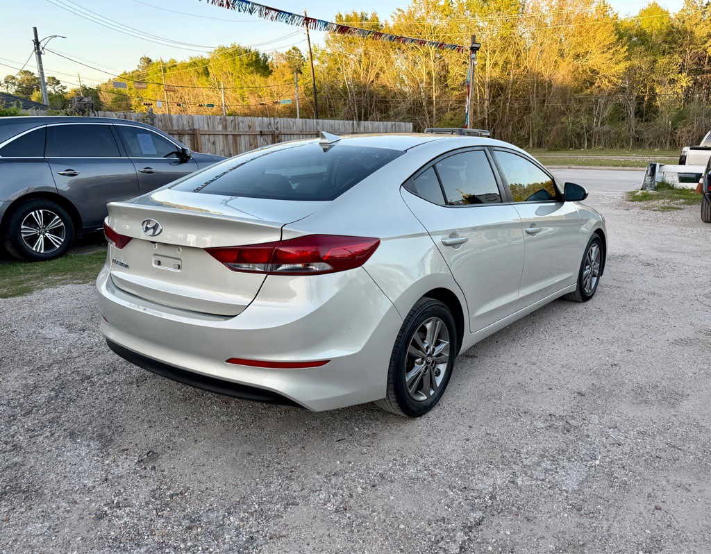 2018 Hyundai Elantra Image 4