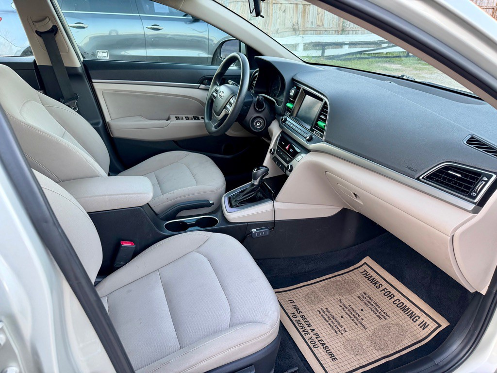 2018 Hyundai Elantra Image 5