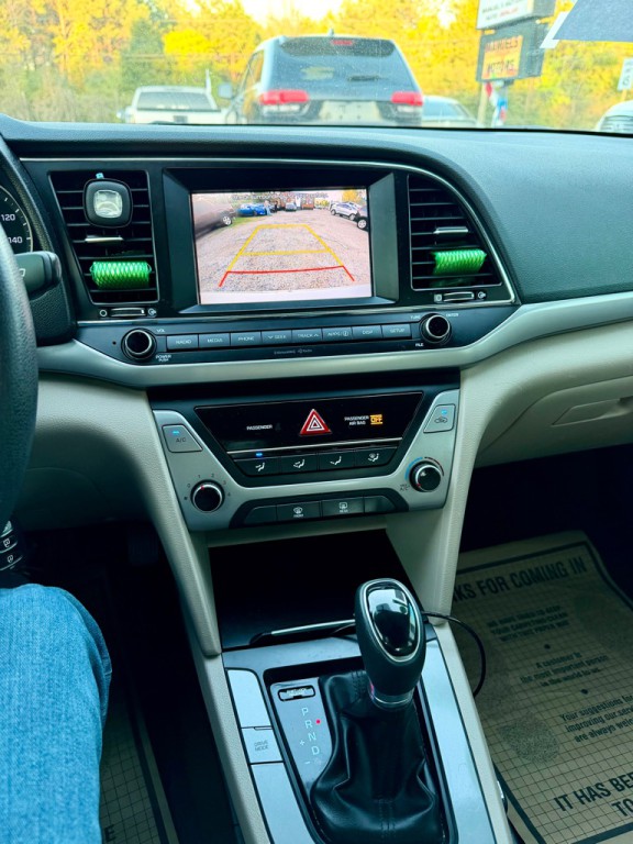 2018 Hyundai Elantra Image 9