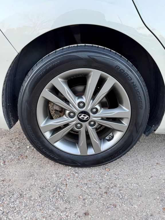 2018 Hyundai Elantra Image 11