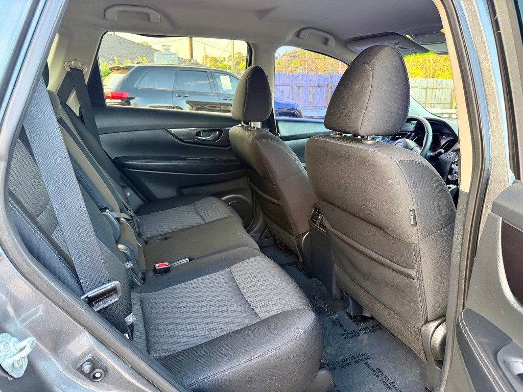 2018 Nissan Rogue Image 6