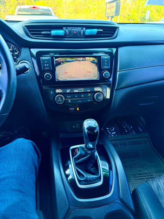 2018 Nissan Rogue Image 9