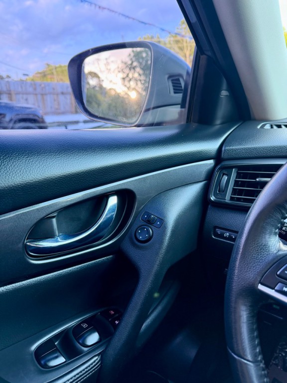 2018 Nissan Rogue Image 10