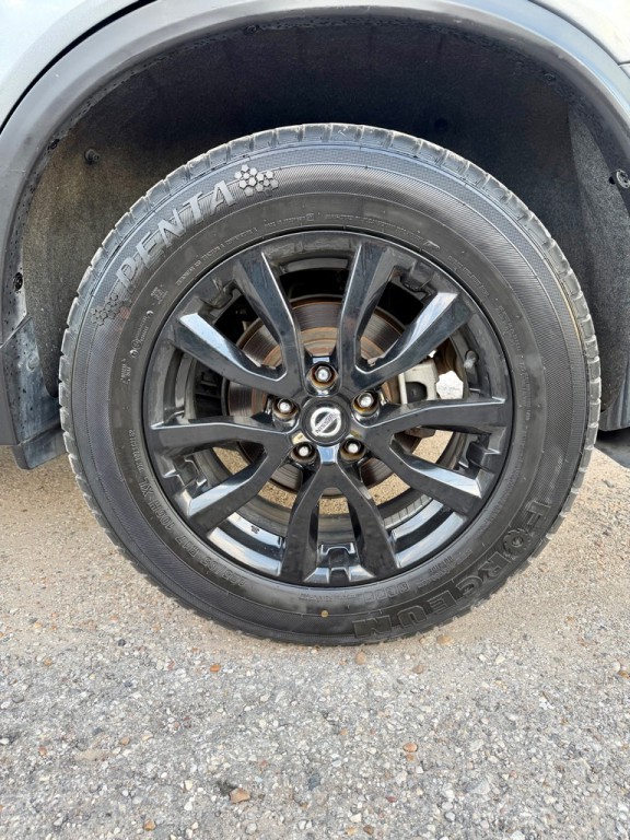 2018 Nissan Rogue Image 12