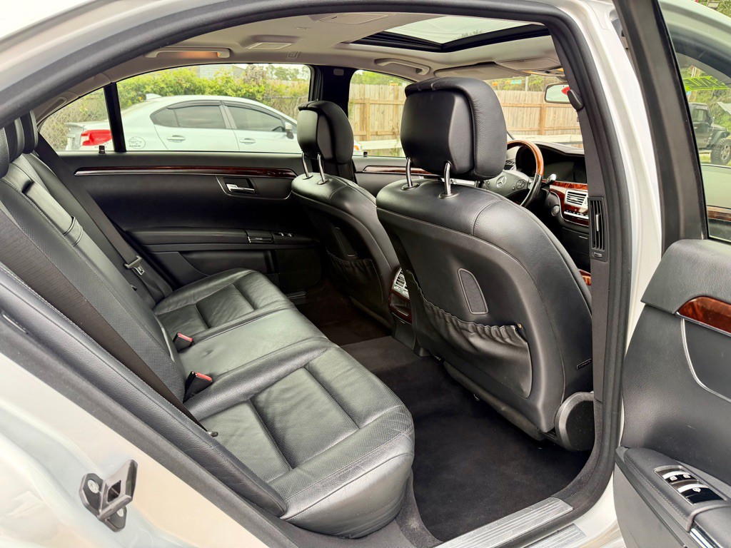 2010 Mercedes-Benz S-Class Image 7