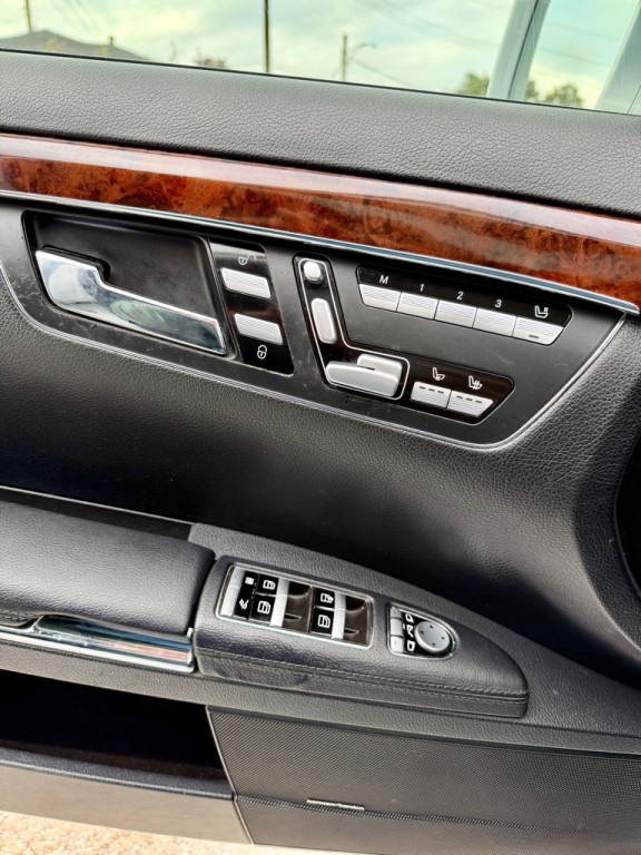 2010 Mercedes-Benz S-Class Image 10