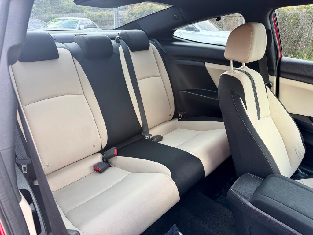 2017 Honda Civic Image 7