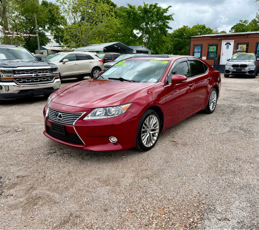 2014 Lexus ES Image 2