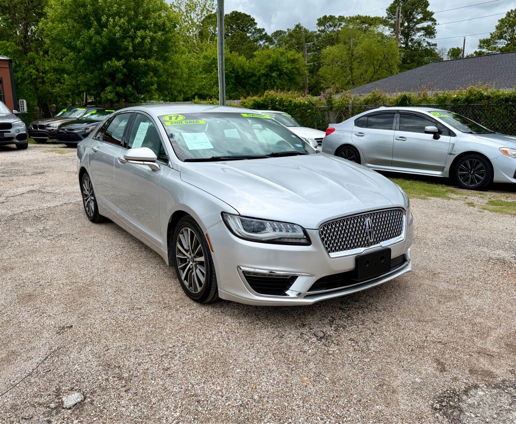 2017 Lincoln MKZ Image 1