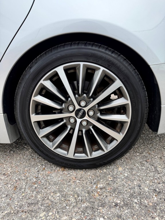 2017 Lincoln MKZ Image 11