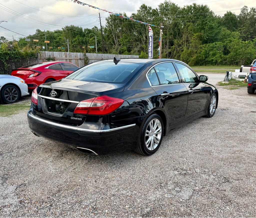 2014 Hyundai Genesis Image 4
