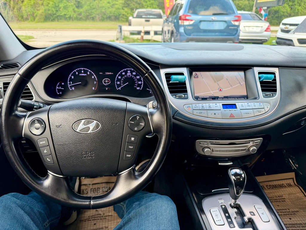 2014 Hyundai Genesis Image 7