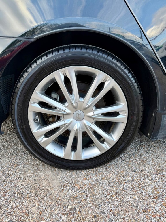 2014 Hyundai Genesis Image 11